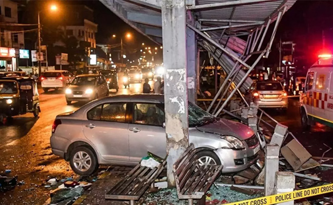 One dead as car hits bus stand near Tiger Circle in Manipal